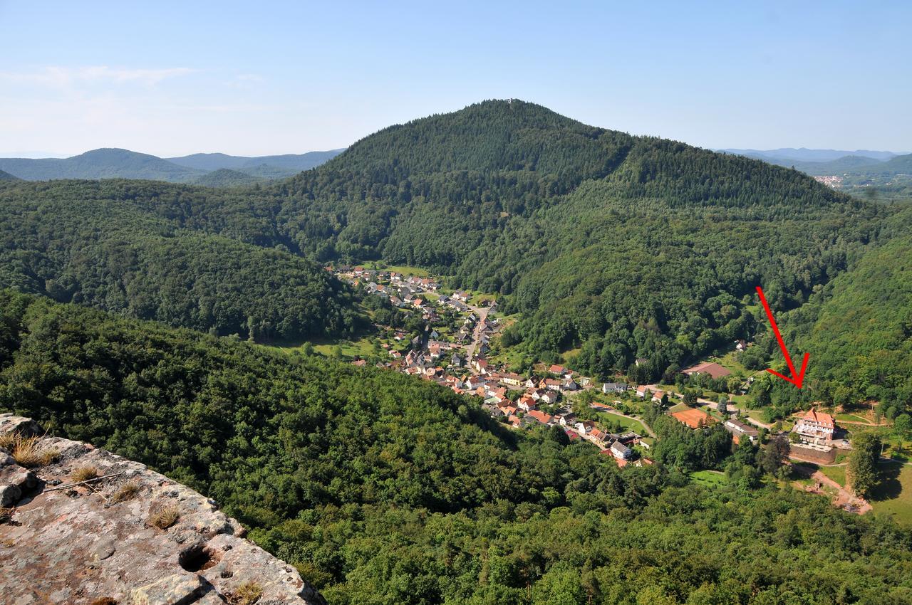 Jugendstilhotel Trifels 特里费尔斯山麓安韦勒 外观 照片