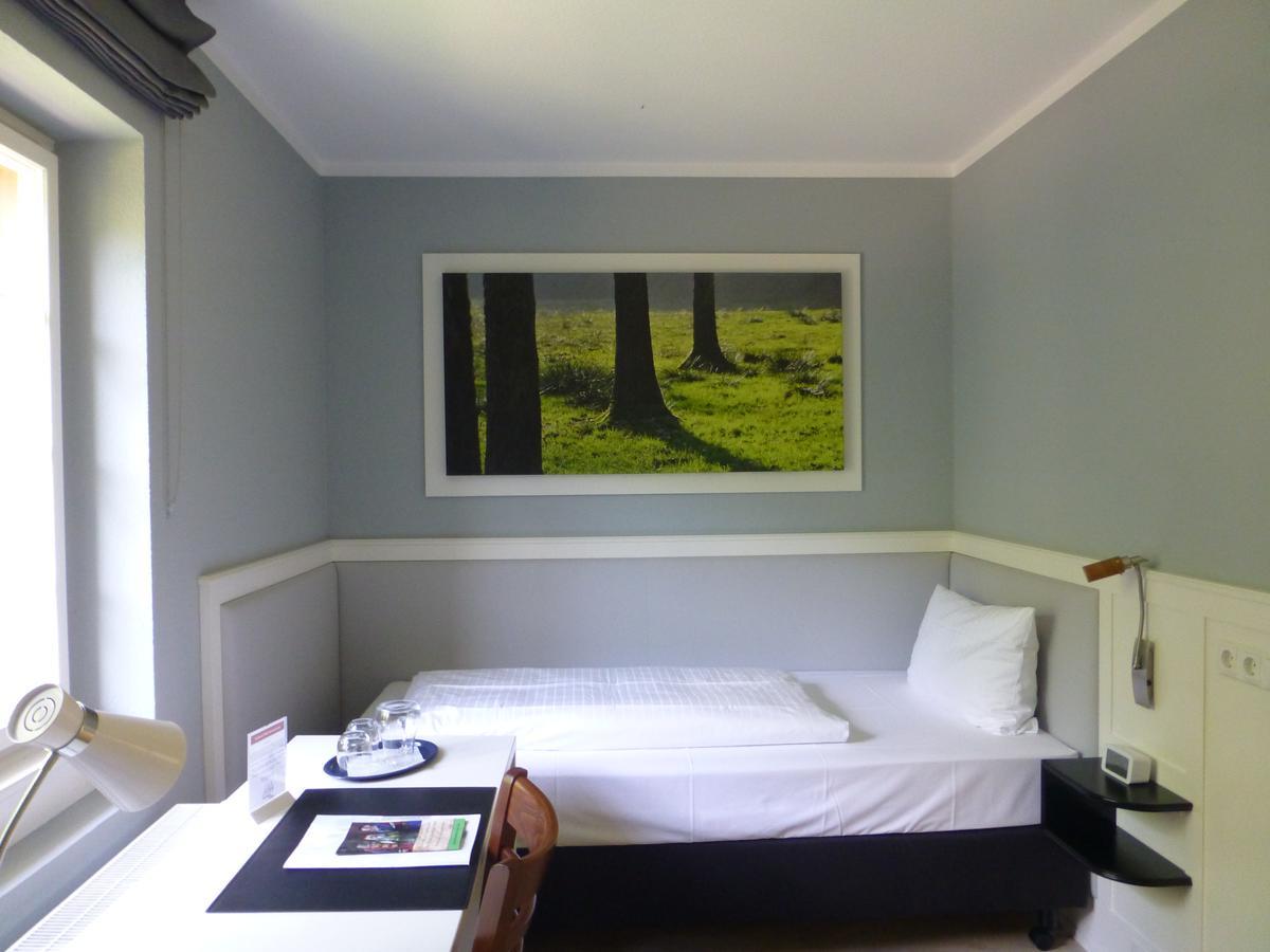 Jugendstilhotel Trifels 特里费尔斯山麓安韦勒 外观 照片